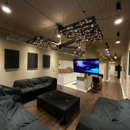Blackout Themed Residence In The Prime Heart Of Omaha'S Old Market! Eksteriør bilde