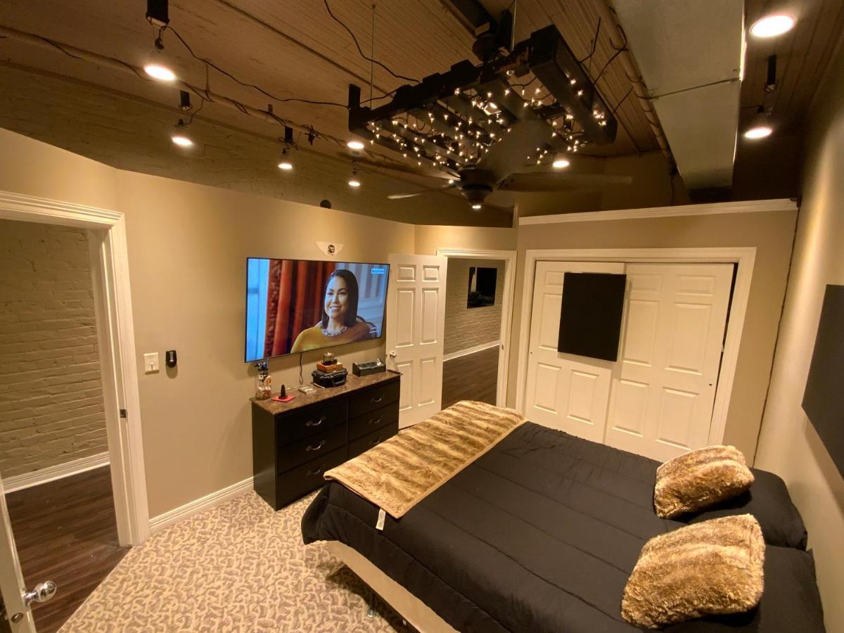 Blackout Themed Residence In The Prime Heart Of Omaha'S Old Market! Eksteriør bilde